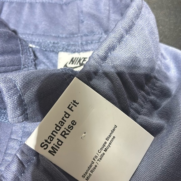 Nike Standard Fit Mid Rise, fleece lined,hip pockets,elastic drawcord waist,soft - Picture 6 of 9